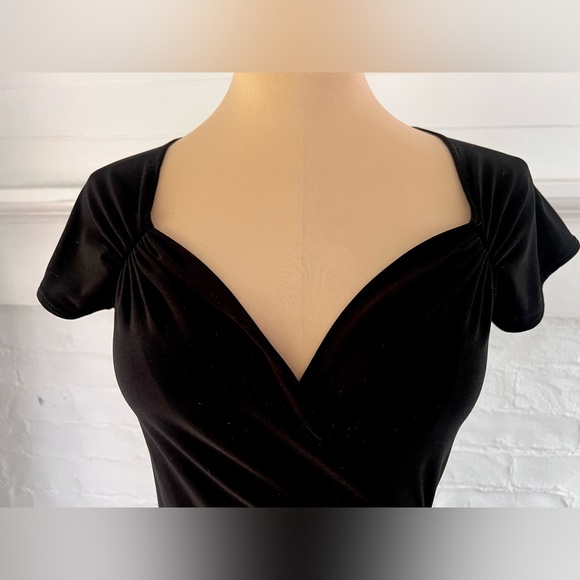 Norma Kamali Wrap Dress Cap Sleeve Sweetheart Neckline Knee Length Size M US 6 - Picture 9 of 12